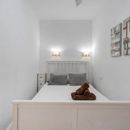 Charming One Bedroom Cristianos Apartment *