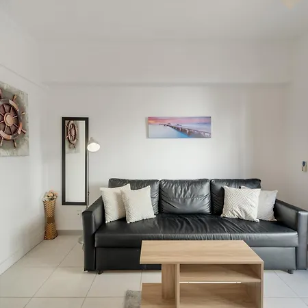 アパート Charming One Bedroom Cristianos アロナ